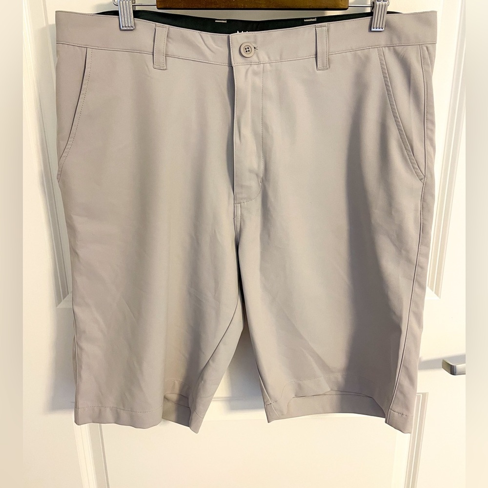 Men’s Matte Grey House of Grey golf shorts in light gray color